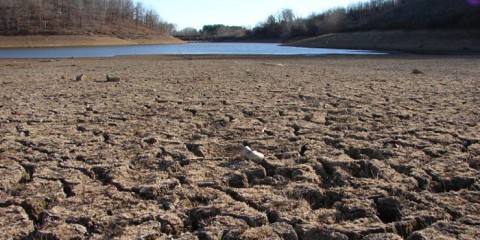 California_Drought_Dry_Riverbed_2009